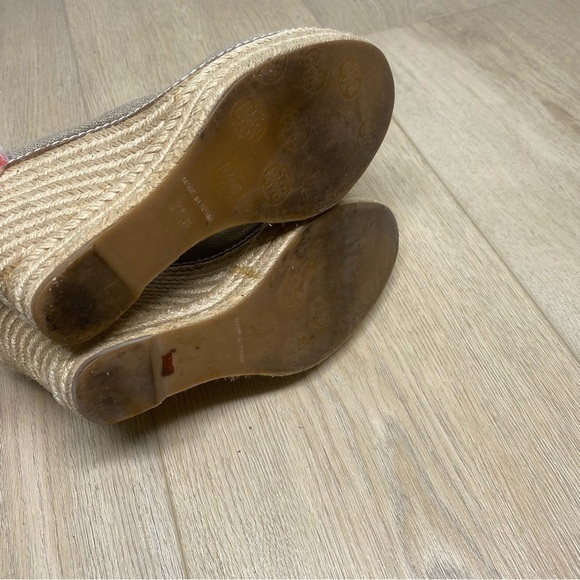 Tory Burch Tan Canvas Peep Toe Wedge Heels Size 7.5 - Picture 4 of 6
